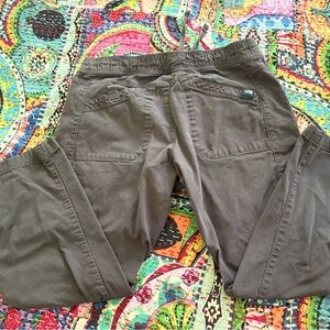 The North Face Women’s M Olive Pants Capri